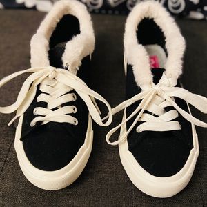 Pop Zephyr Black Faux Fur Trim Sneaker, Size 8